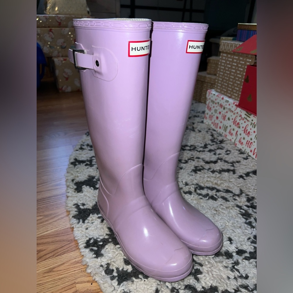 Hunter rain boots - Women’s size 7. Pale purple Tall original gloss BARELY worn